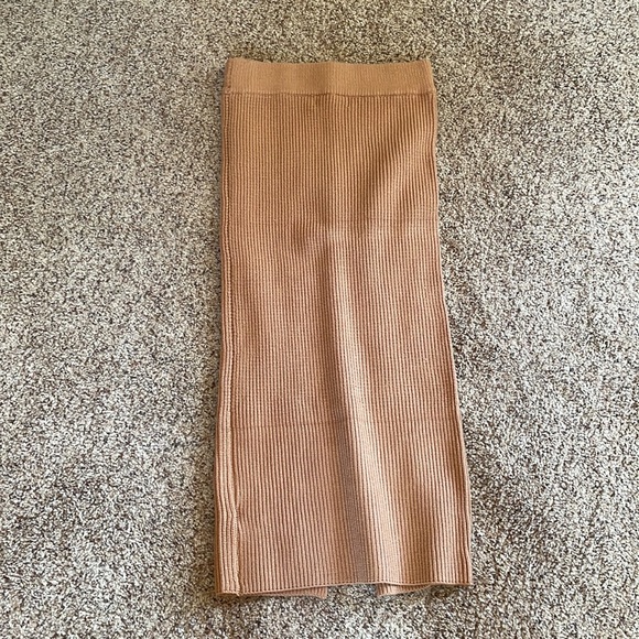 Sweater Skirt from Savannah Sevens - Picture 3 of 3